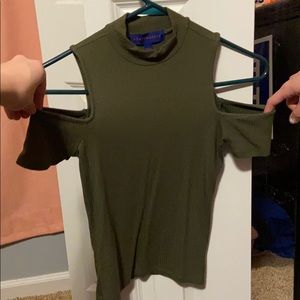 Tank top with off the shoulder straps